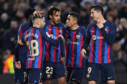 开云体育入口-里昂横扫马德里竞技，加维爆发神勇