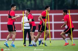 开云体育登录-广州恒大全队训练备战，瞄准夺冠目标