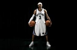 开云体育登录-当红色闪电席卷丰田中心，拉文单场48分神话，广厦铁血防守体系能否冻结航天城？