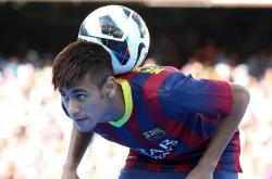 开云体育中国-冰川上的火焰，戈麦斯一锤定音，加拿大足球迎来历史性破冰