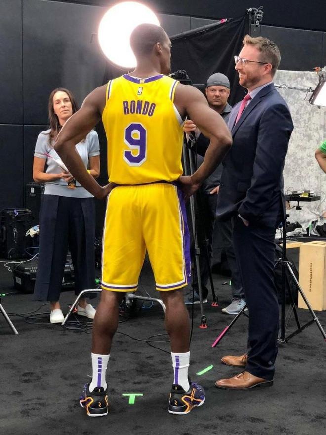 雄鹿B队横扫湖人，乔治·希尔惊艳世界