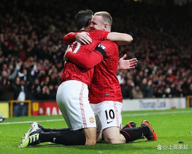 曼联碾压巴萨，范佩西统治全场