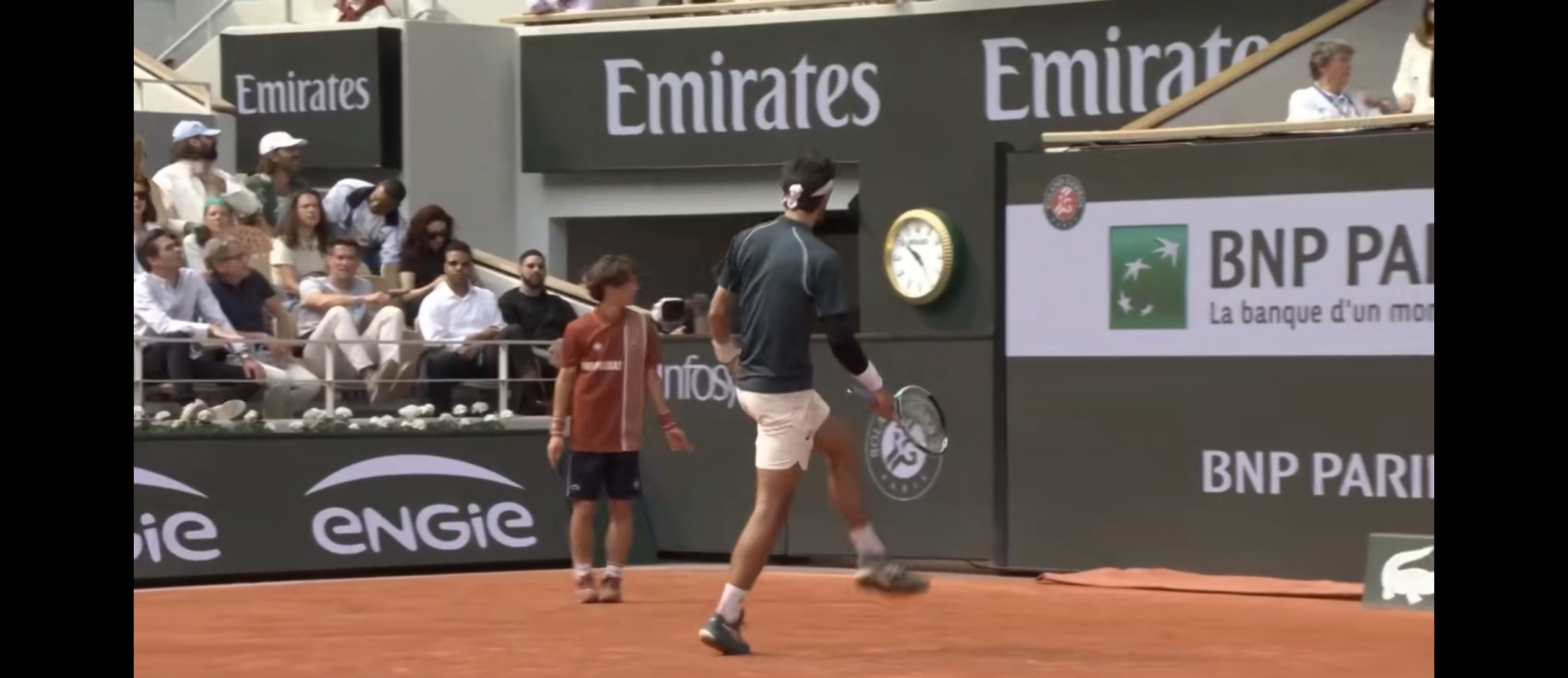 西班牙网球队血洗日本网球队，德约科维奇制霸全场的简单介绍