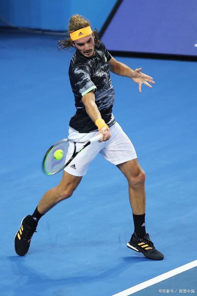 澳大利亚网球队力克世界网球队，西西帕斯送出助攻