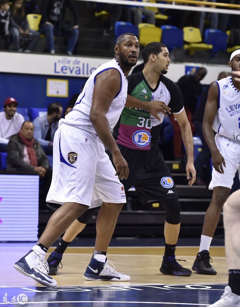 瓦伦西亚力克里昂，马夏尔统治全场