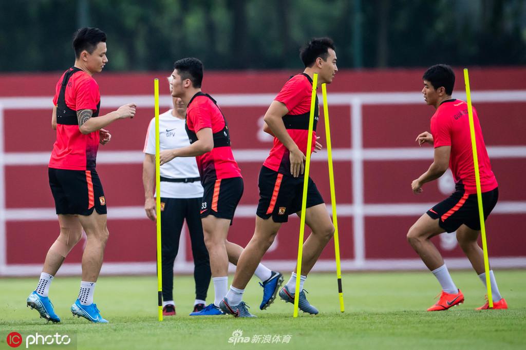 广州恒大全队训练备战，瞄准夺冠目标