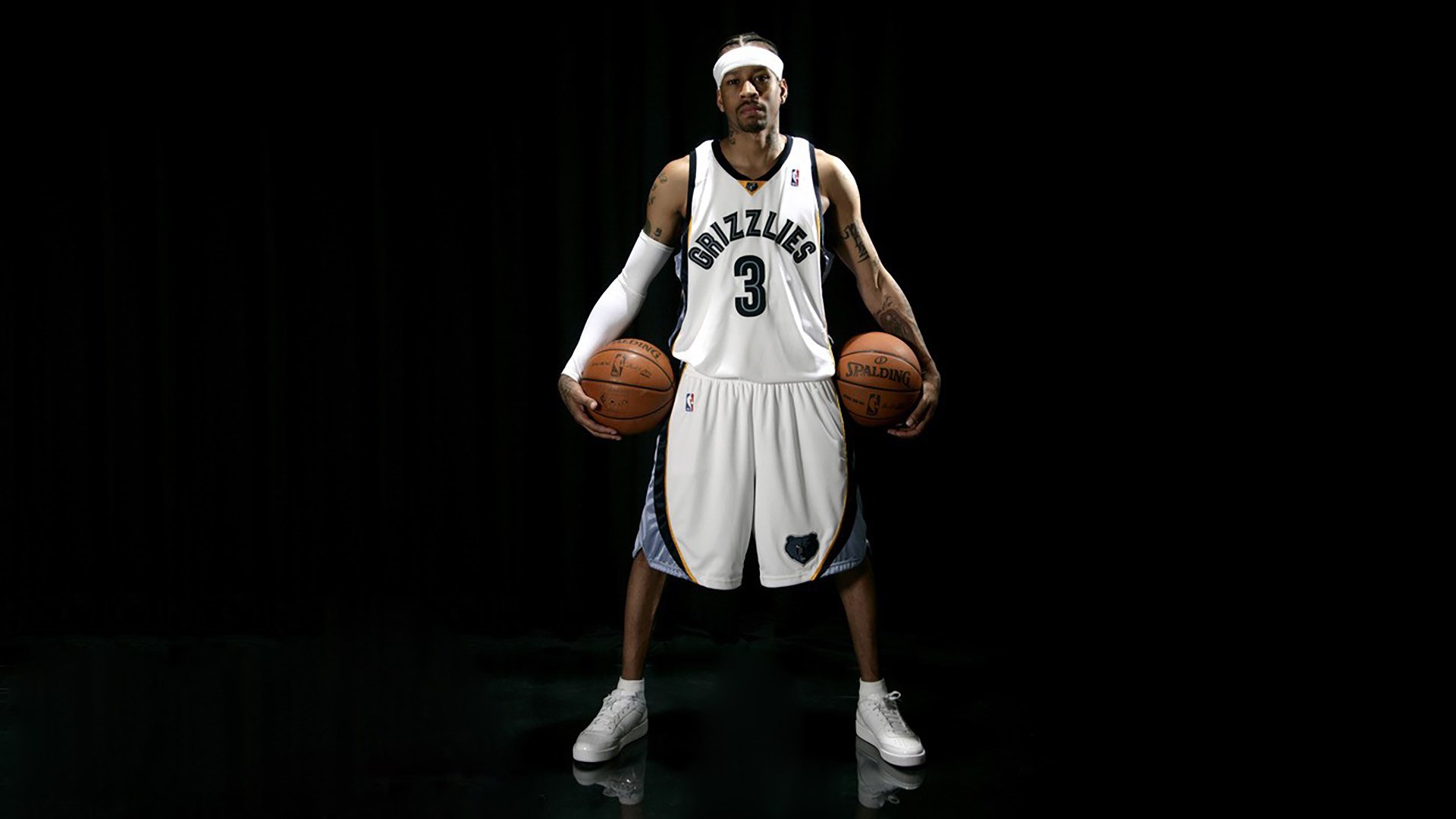 当红色闪电席卷丰田中心,拉文单场48分神话,广厦铁血防守体系能否冻结航天城?