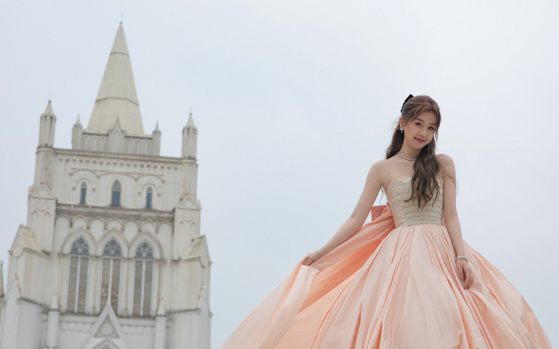 平行宇宙的奇迹,欧冠之神与篮球先知在同一天夜里同时显现