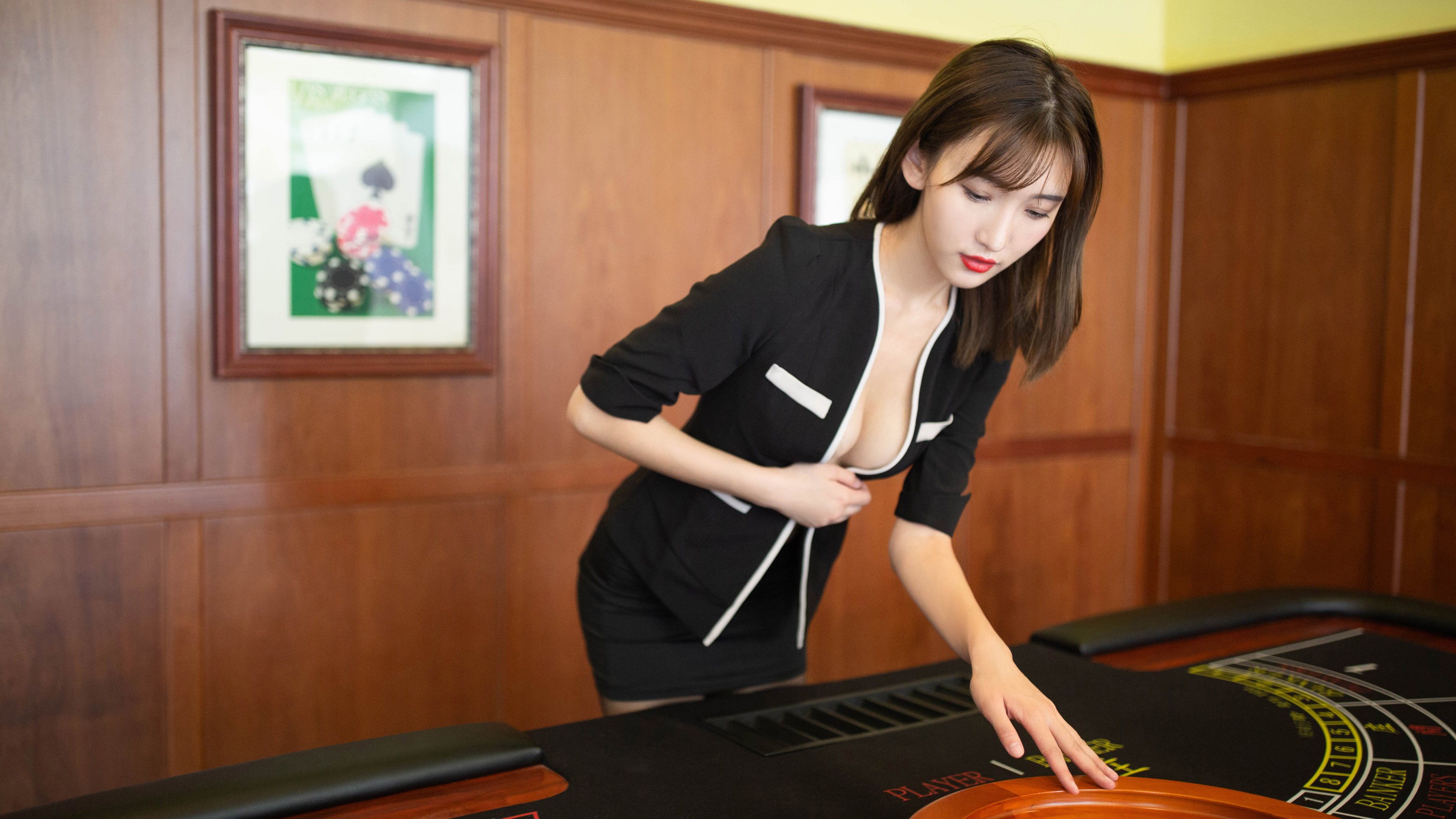 双球争锋,隔空对决中的胜利与阵痛